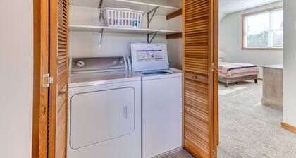 Dune Grass-Beach right out back! Dog OK. Spacious, fireplace, 3 bed.