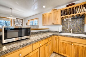 Fridge, microwave, stovetop, dishwasher - Dune Grass-Beach right out back! Dog OK. Spacious, fireplace, 3 bed. (Pacific City)