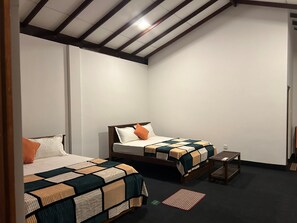 标准公寓, 空调, 花园景观 | 办公桌、笔记本电脑工作区、熨斗/熨衣板、免费 WiFi
