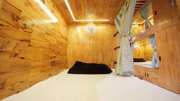 Deluxe Shared Dormitory | Free WiFi
