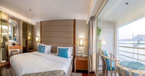 Zimmersafe, Schreibtisch, laptopgeeigneter Arbeitsplatz