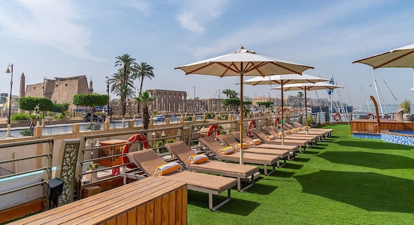 Sun deck