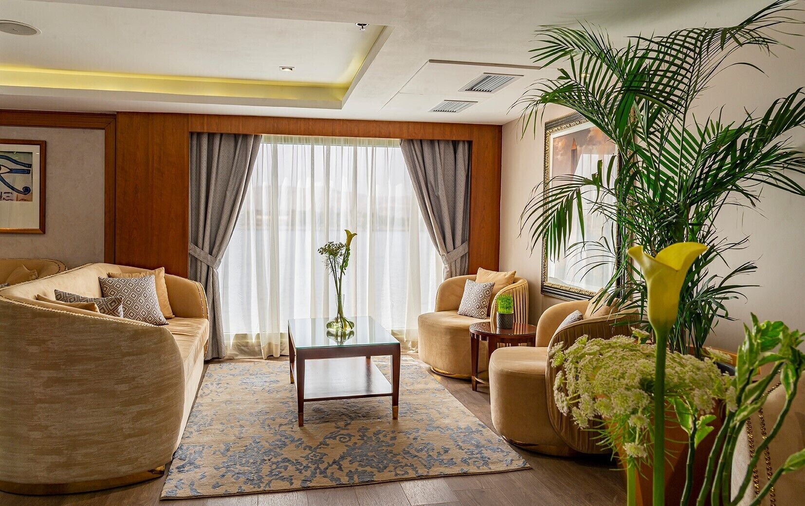 In-room safe, desk, laptop workspace