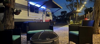 Moonlite Wolf RV: King, Bunks, Fire Pit & Outdoor!