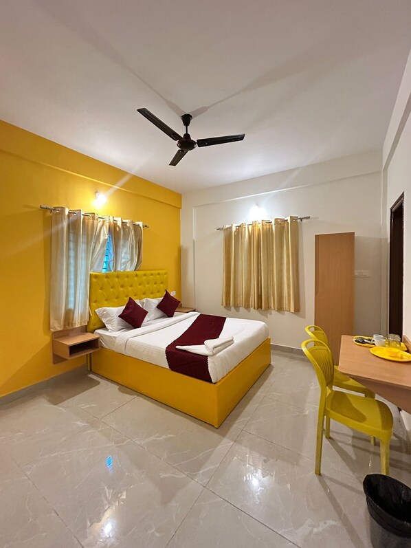 Deluxe Double Room, City View | In-room safe, desk, laptop workspace, soundproofing