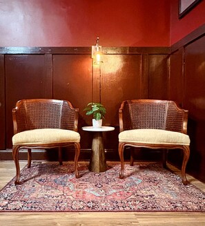 Interior - LOCATION! LOCATION! LOCATION! (Richmond)