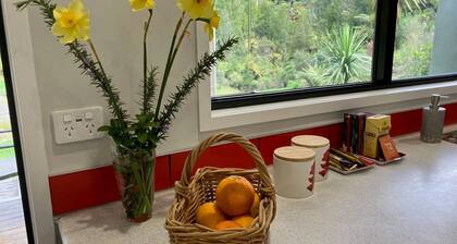 Bush setting, kayaking, Trout fishing. Central to Tauranga, Rotorua & Hobbiton