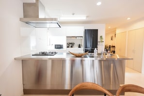 Luksus-suite - balkon - byudsigt | Privat køkken