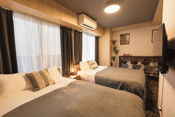 Comfort Quadruple Room, Balcony, City View