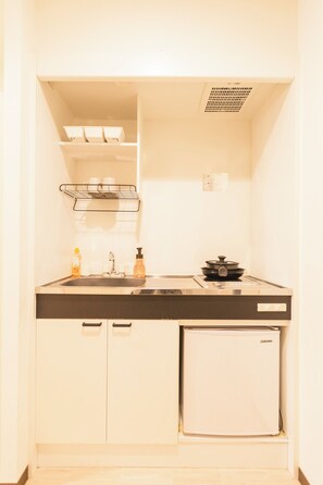 Comfort Quadruple Room, Balcony, City View | Private kitchen