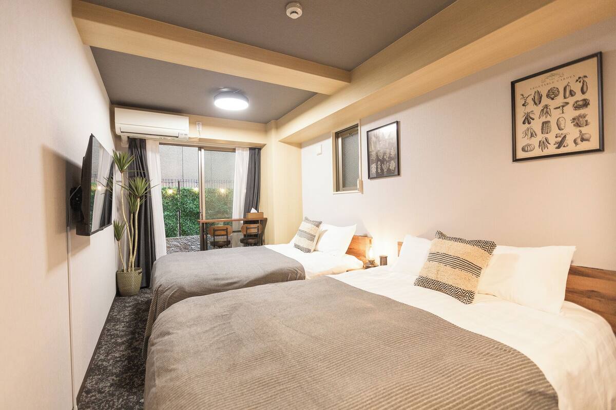 Blackout curtains, soundproofing, free WiFi, bed sheets