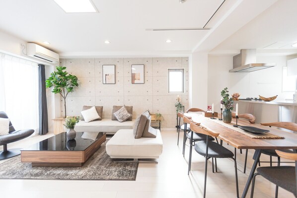 Luxury Suite, Balcony, City View | Living room | 40-inch LCD TV with digital channels, Netflix, Hulu - b&Namba2 (Osaka)