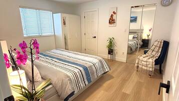 3 bedrooms, in-room safe, desk, iron/ironing board