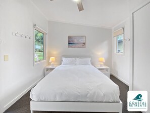 Room - Family-Friendly 3BR Villa with Pools, Spa & Starlink with in the Ramada Resort (Cowes)