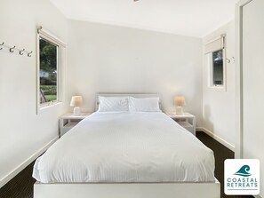 Room - Family-Friendly 3BR Villa with Pools, Spa & Starlink with in the Ramada Resort (Cowes)