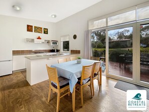 Microwave, oven, stovetop, dishwasher - Family-Friendly 3BR Villa with Pools, Spa & Starlink with in the Ramada Resort (Cowes)