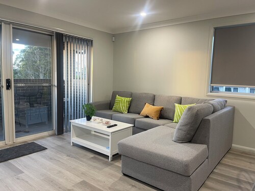 Modern, comfortable with stunning Inlet-sunset-view Home in the heart of Narooma