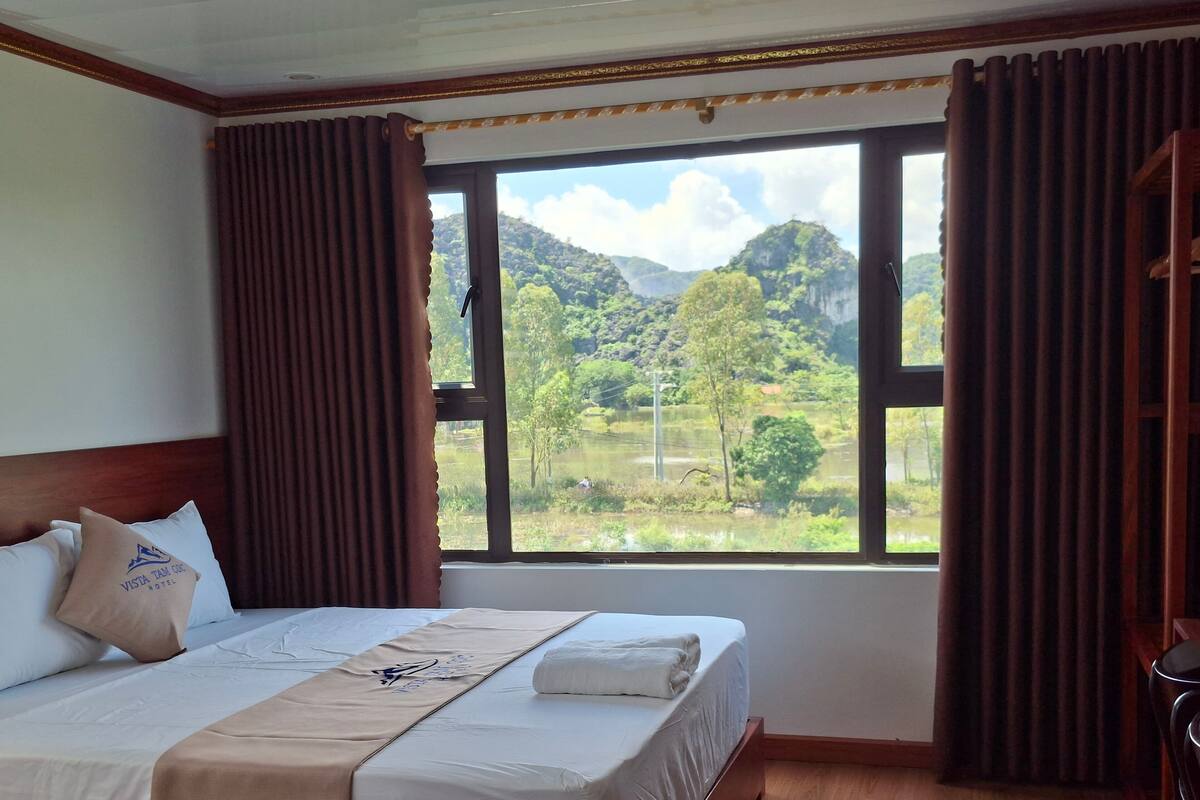 Standard Double Room, Mountain View | Desk, free WiFi