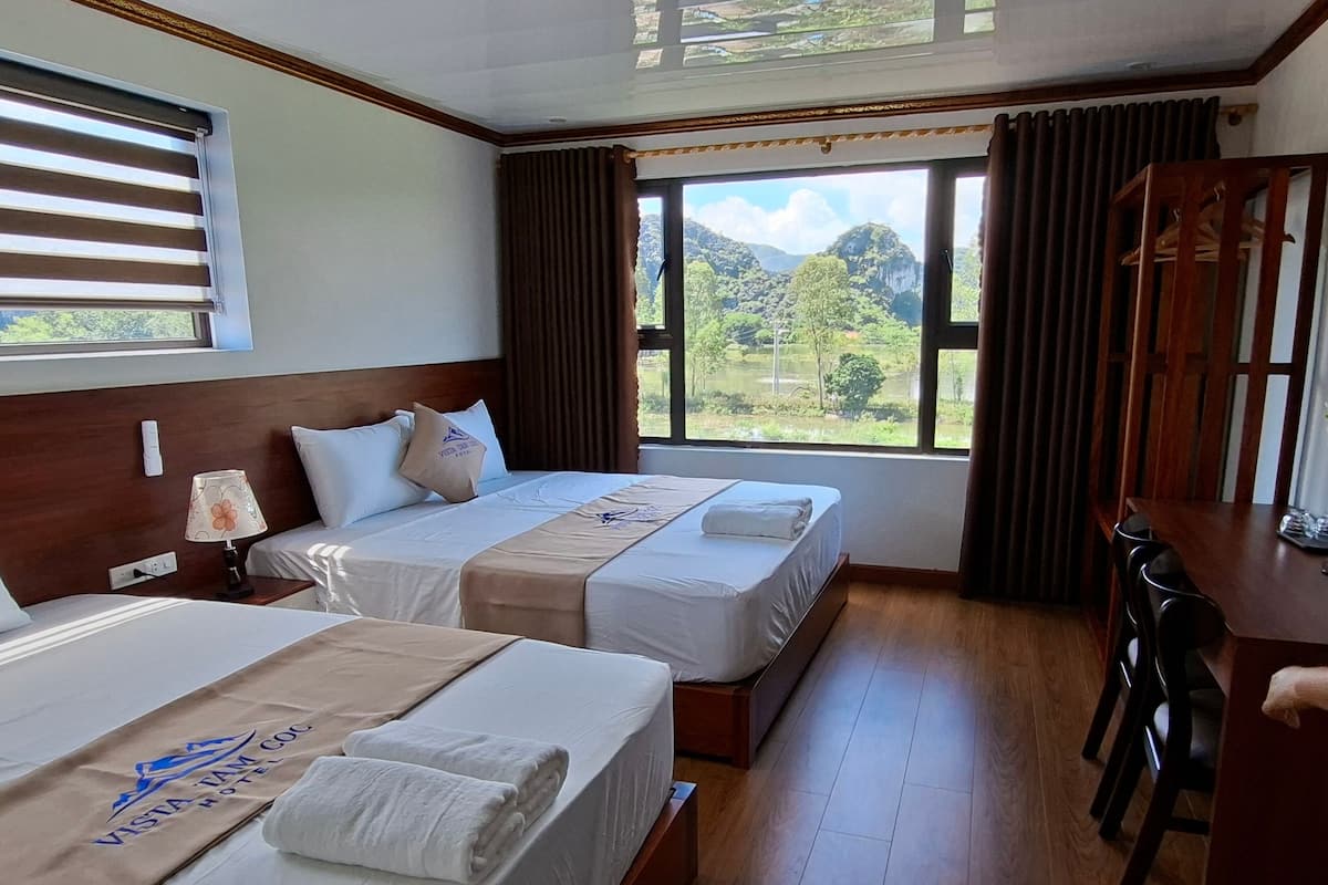 Standard Quadruple Room, Mountain View | Desk, free WiFi