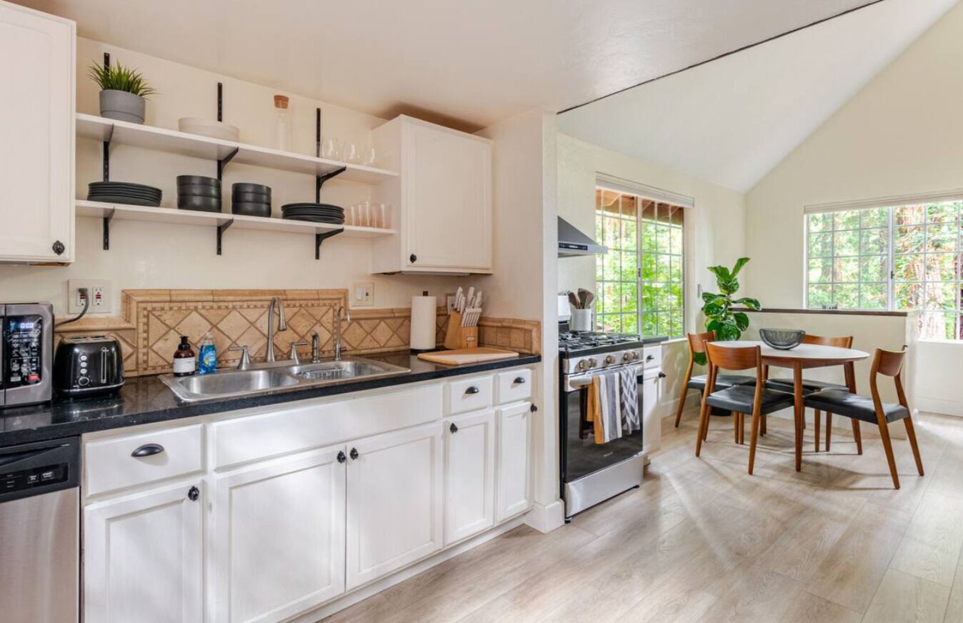 Mikrowelle, Ofen, Herdplatte, Geschirrspüler