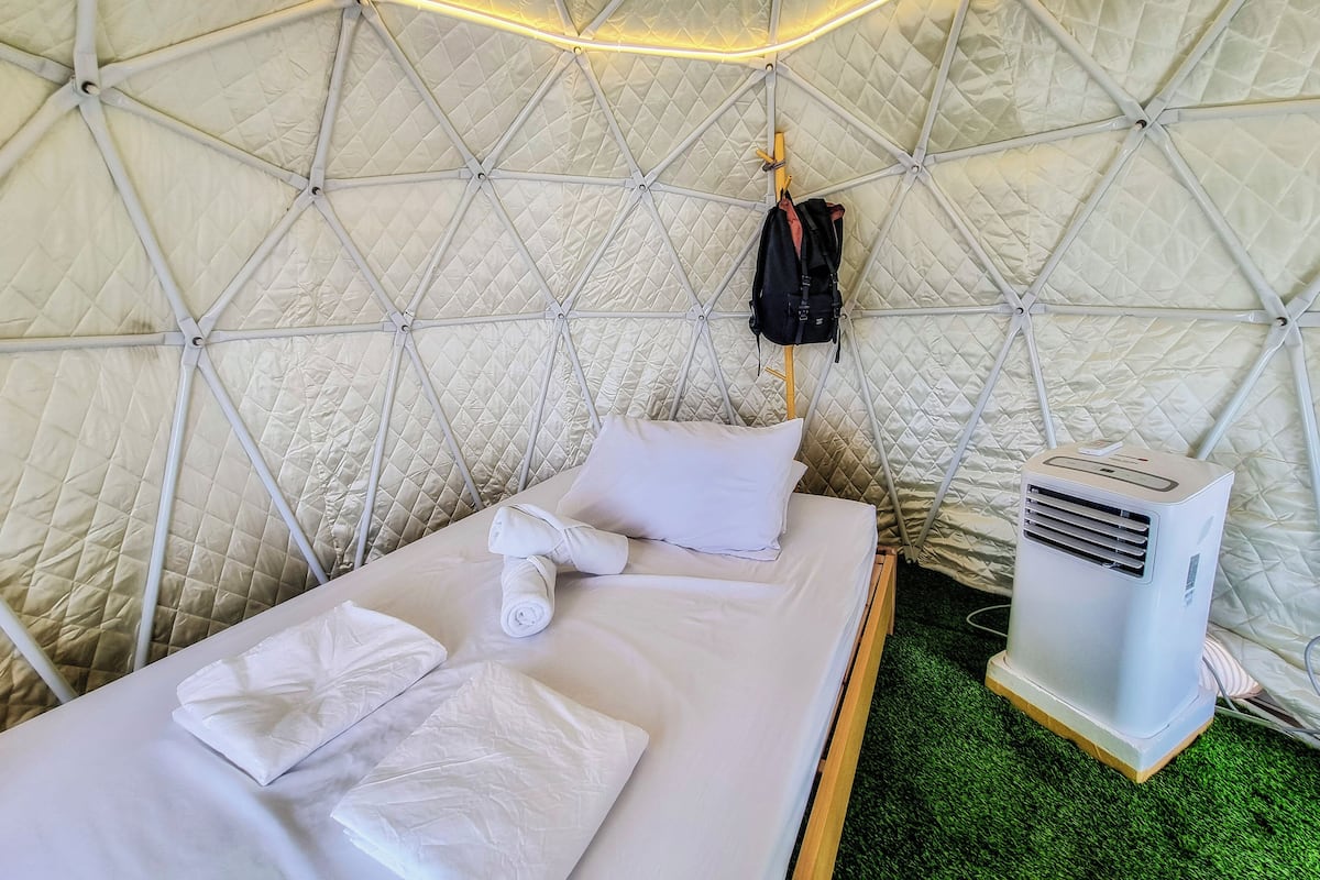 Double Room, Garden View | In-room safe