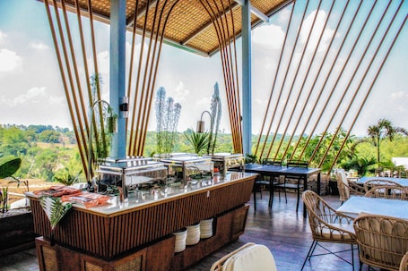 Restaurant. FarmKo Glamping