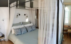 2 chambres, fer et planche à repasser, Wi-Fi, draps fournis