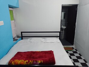 Basic Single Room | Free WiFi