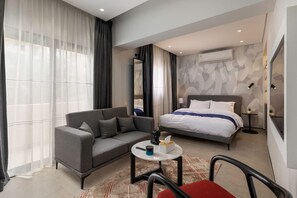 1 bedroom, desk, WiFi, bed sheets
