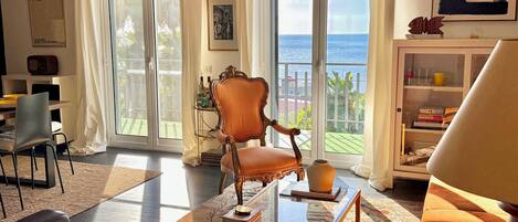 Älytelevisio, kirjoja