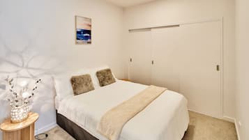 アイロン / アイロン台、WiFi、ベッドシーツ