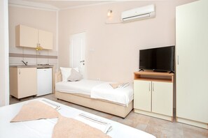 Iron/ironing board, free WiFi