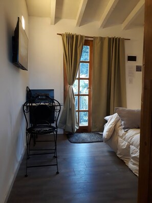 1 bedroom, iron/ironing board, Internet, bed sheets