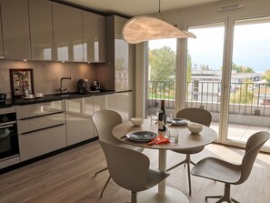 Réfrigérateur, four, lave-vaisselle