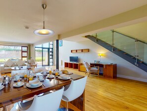 Dining - Castlemartyr Lodges (TR4) No 1 (3 Bed) by Interhome (Castlemartyr)
