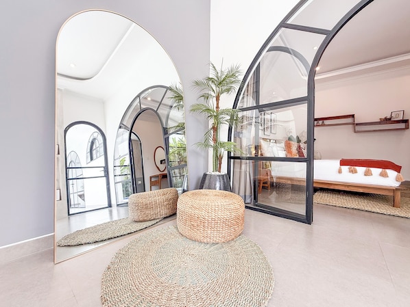 Villa – superior, bassengutsikt | Oppholdsområde