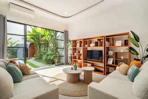 Villa – superior, bassengutsikt | Oppholdsområde