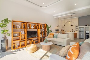 Villa – superior, bassengutsikt | Oppholdsområde