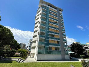 Apartment, 2 Bedrooms, Balcony, City View | Front of property