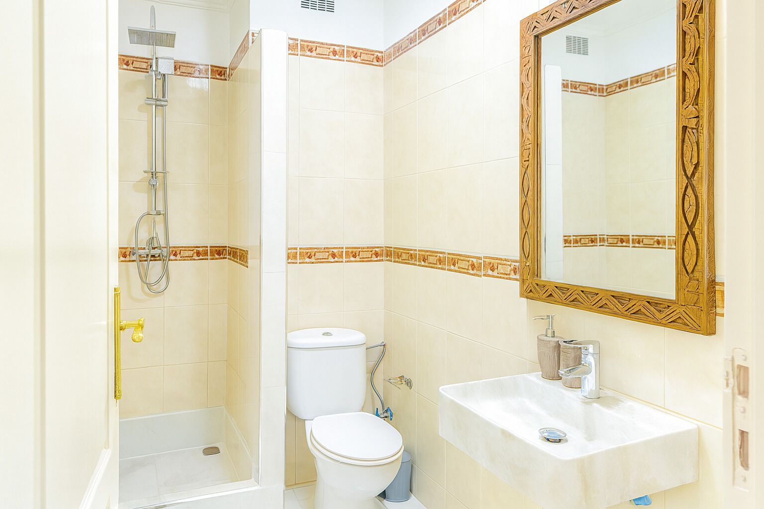 Deluxe Apartment, Balcony | Bathroom