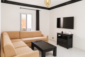 Deluxe Apartment, Balcony | Interior