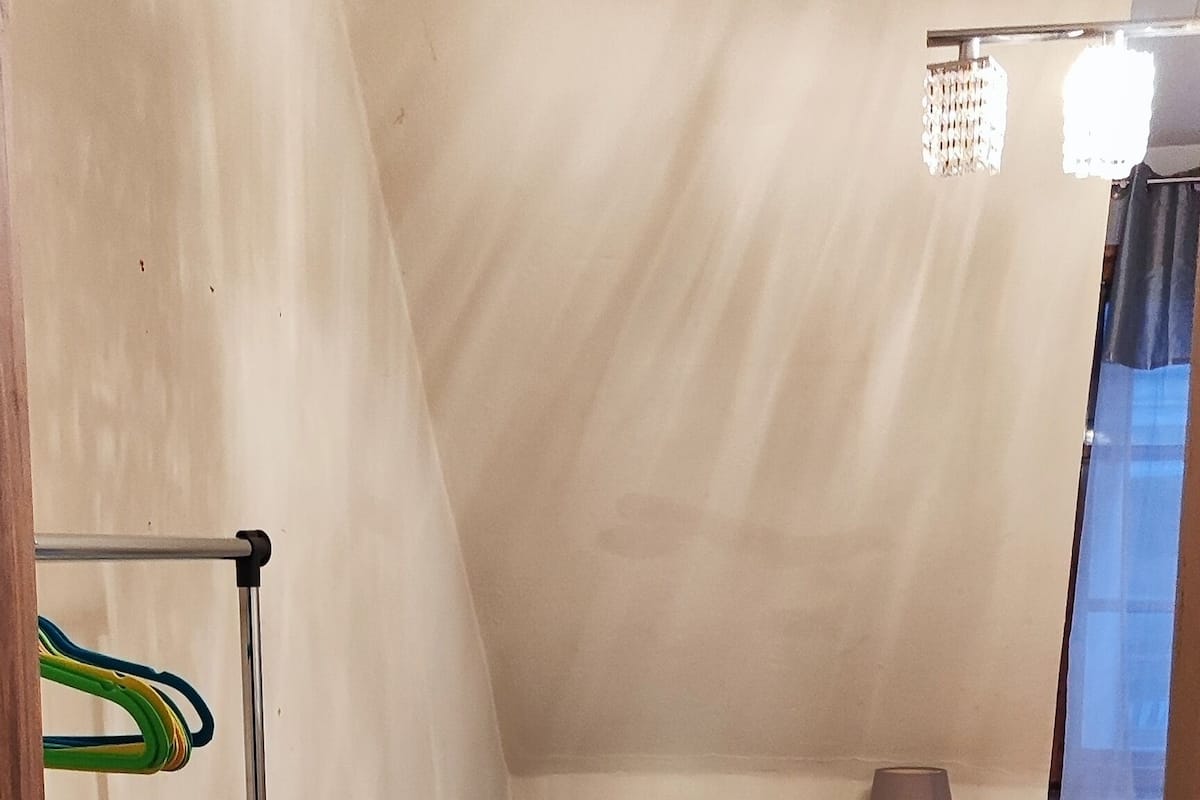 Standard Single Room | Iron/ironing board (on request), WiFi (free)