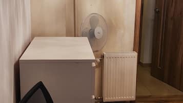 Standard Single Room | Iron/ironing board, free WiFi