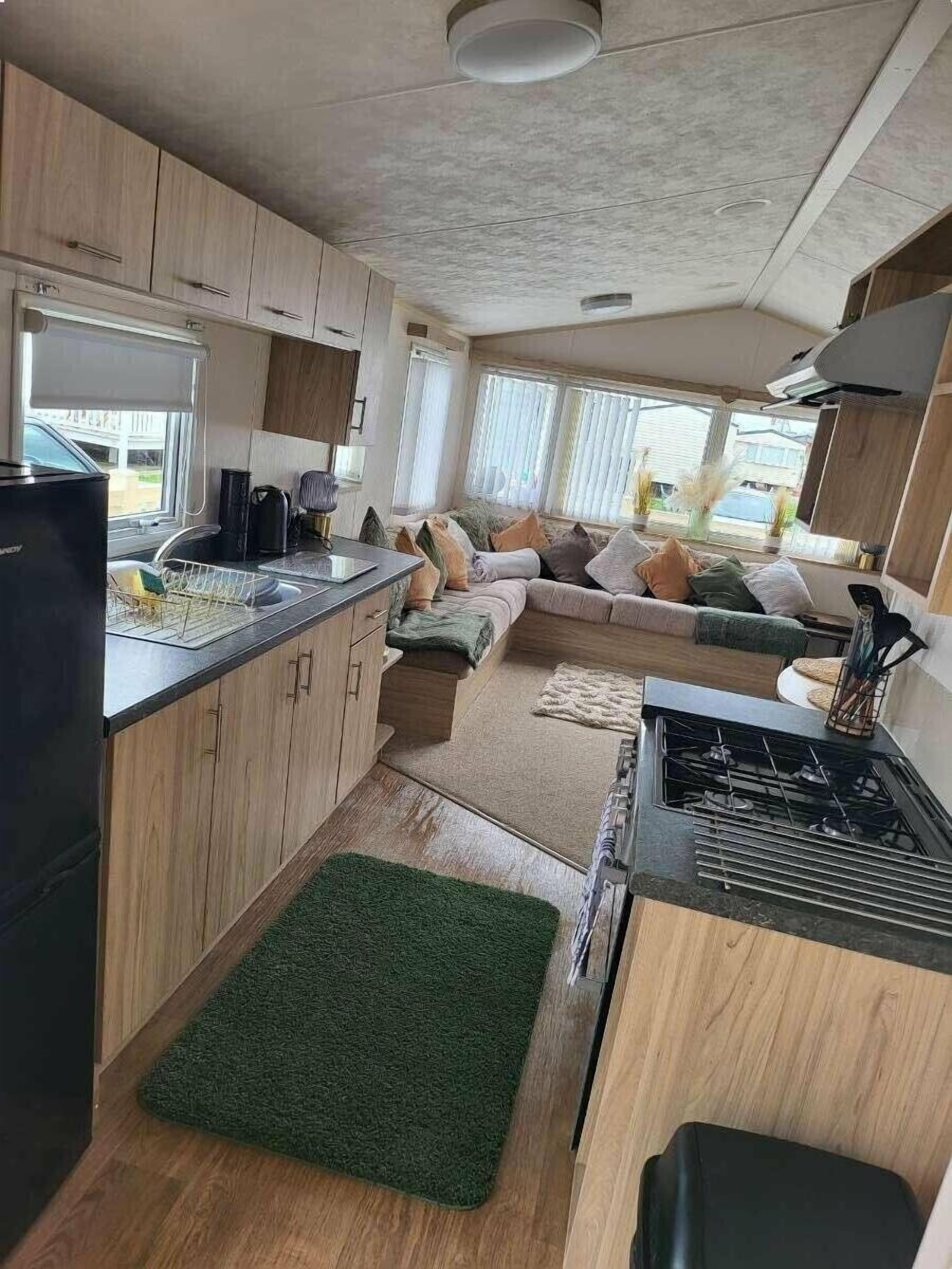 Cookware/dishes/utensils