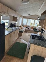 Cookware/dishes/utensils