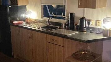 Cookware/dishes/utensils