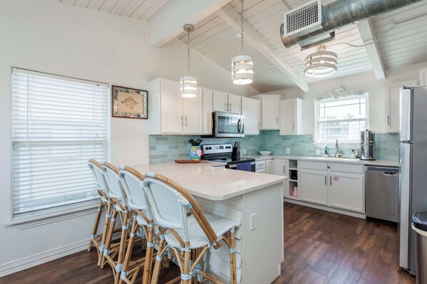 Casa, varias camas, acceso a la alberca, vista a la alberca (Someday Isle) | Cocina privada