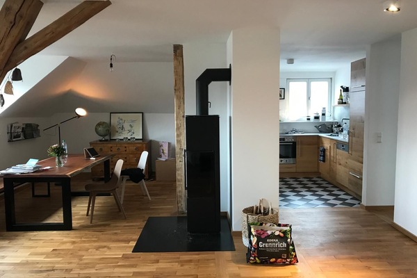 Ferienwohnung Ursel 110 qm mit Terrasse-offene Küche und Essbereich