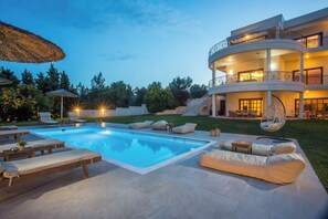 Outdoor pool - Villa Amaltheia Rhodes, 15 minutes from Rhodes Town (Koskinou)