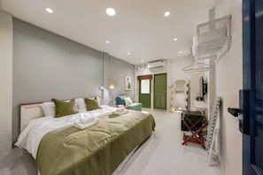 Standard King Room (No Window) | ผ้าม่านกันแสง, เตารีด/โต๊ะรีดผ้า, Wi-Fi ฟรี, ผ้าปูที่นอน